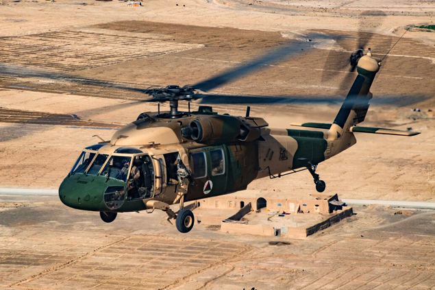 Afganistan Ordusu’nun UH-60’ı düştü; 3 kişi hayatını kaybetti