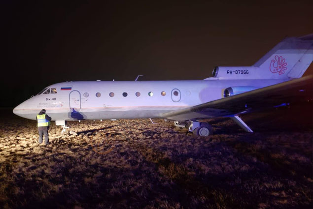 Yak-40, St. Petersburg Havalimanı’nda inişte pistten çıktı