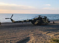 Azerbaycan ordusunun Mi-17 helikopteri sahile acil indi