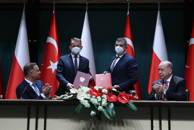 Türkiye, Polonya 24 adet Bayraktar TB2 satış anlaması imzaladı