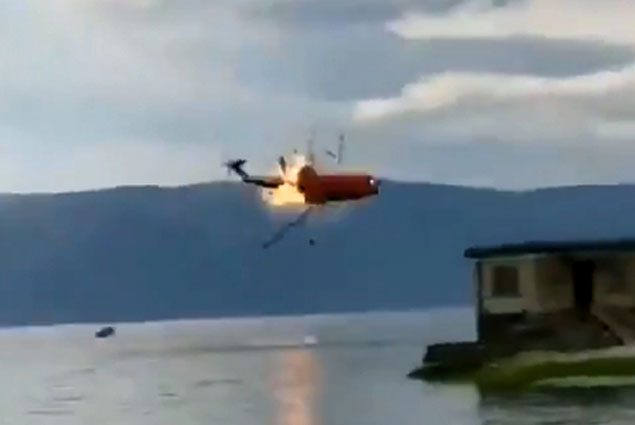 Yangın söndürme helikopteri havada infilak etti