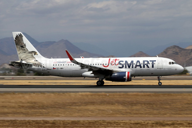 Jet Smart uçağının motor arızası pistti kapattı
