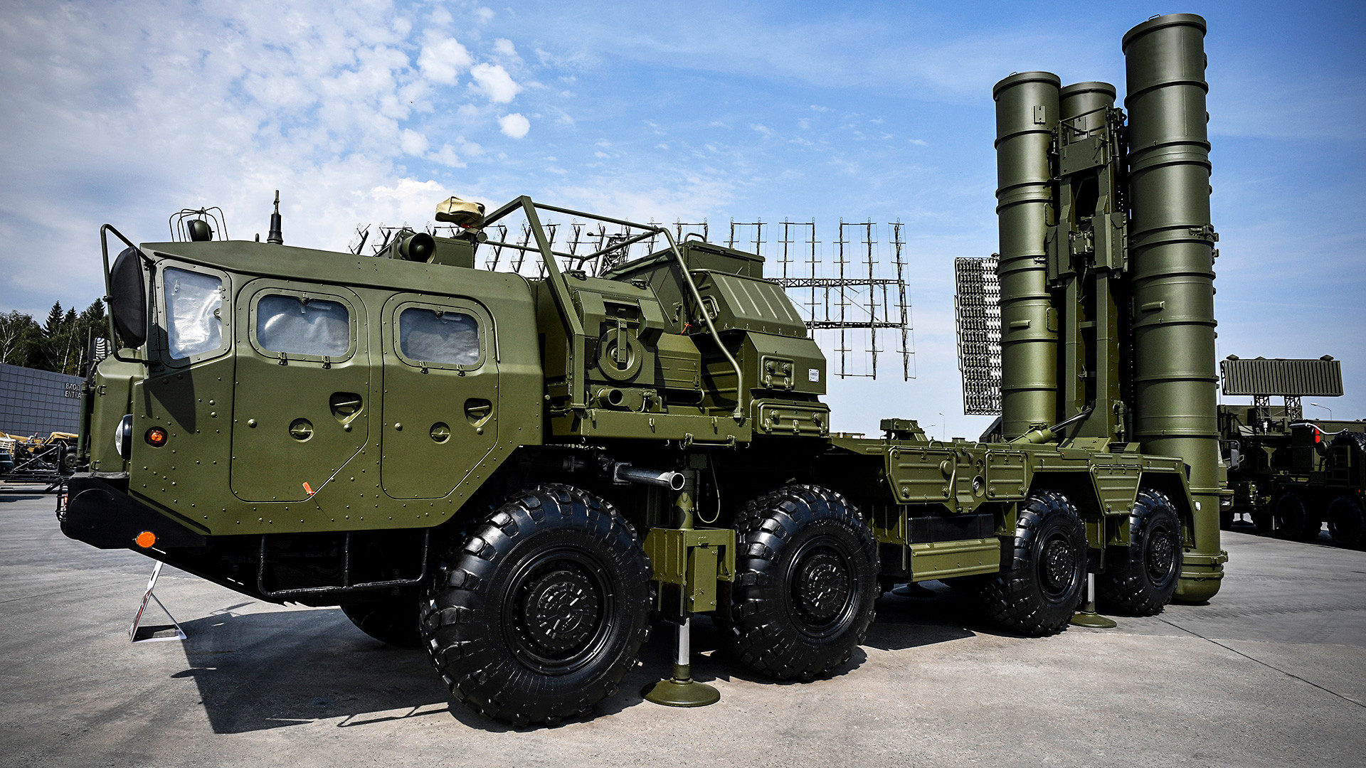 Rusya, S-400 ve S-350 füzelerini Kahire’de görücüye çıkarıyor