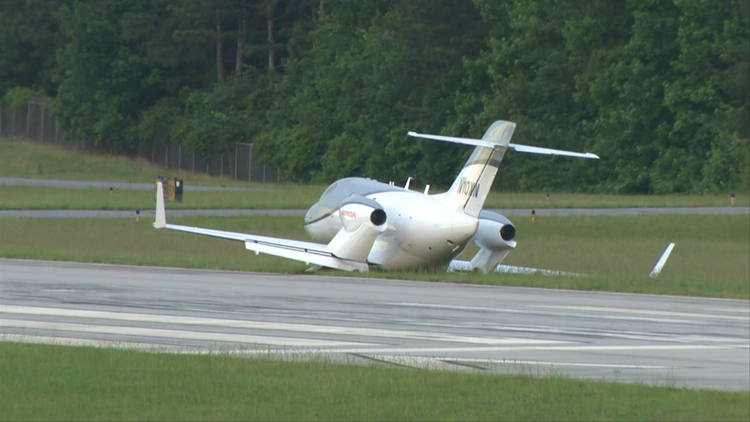 Georgia’da Hondajet pistten çıkarak çimde durdu