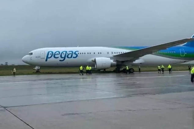 PegasFly uçağı Kırım’da pistten çıktı