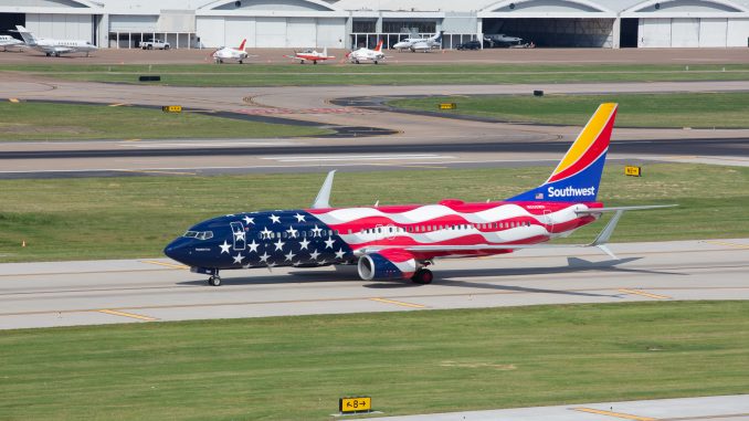 Southwest 50’nci yılını özel boymalı uçağıyla kutladı