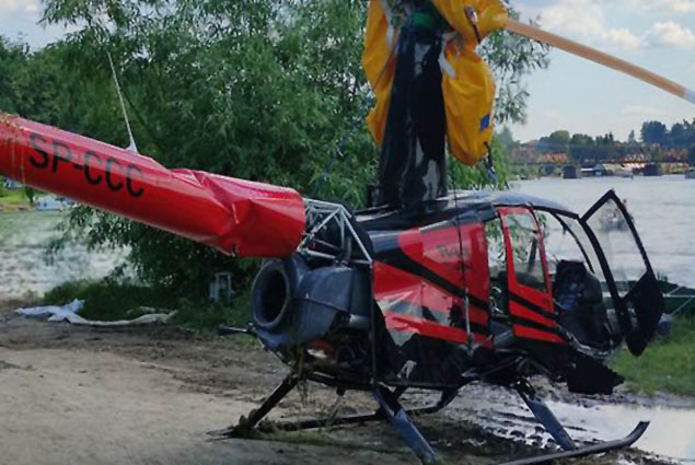 Polonya’da R44 helikopter göle düştü