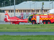 Red Arrows gösteri uçağı acil indi