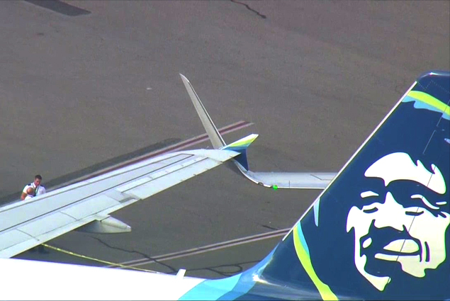Alaska Airlines ve American Airlines uçakları pistte çarpıştı