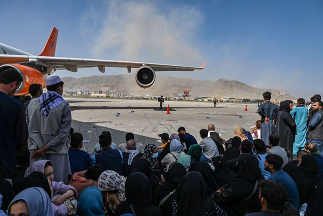 Afganistan’da sivil uçaklar devrede