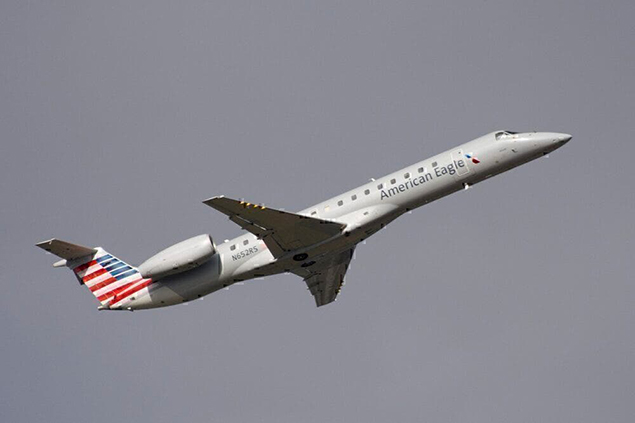 Envoy Air uçağına kalkışta drone çarptı