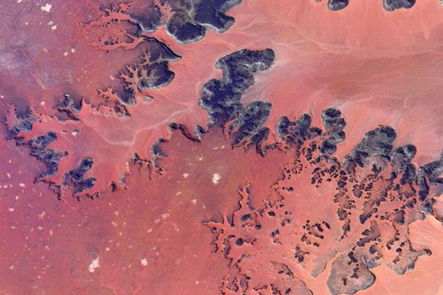 NASA astronotunun Sahra Çölü fotoğrafı Mars’a benziyor