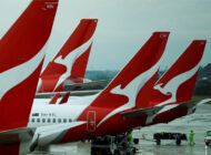 Qantas tüm çalışanlarına aşı zorunluluğu getirdi