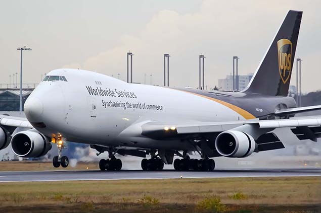 UPS’in kargo uçağı B747 havada arızalandı geri döndü