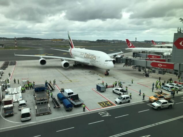 Emirates’in A380’i ilk defa İstanbul Havalimanı’na geldi