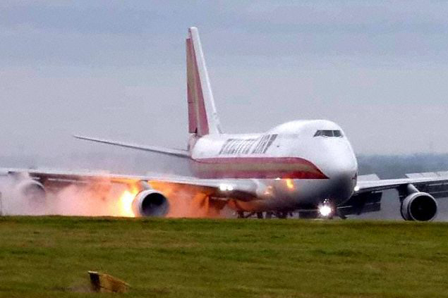 Kalitta Air’in B747-400’ü inişte korkuttu