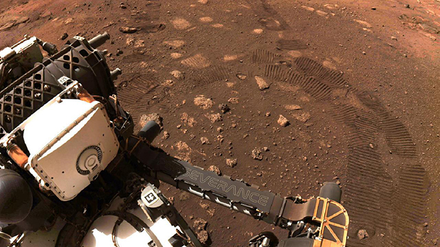 NASA, Mars yüzeyinde kum tepeleri tespit etti