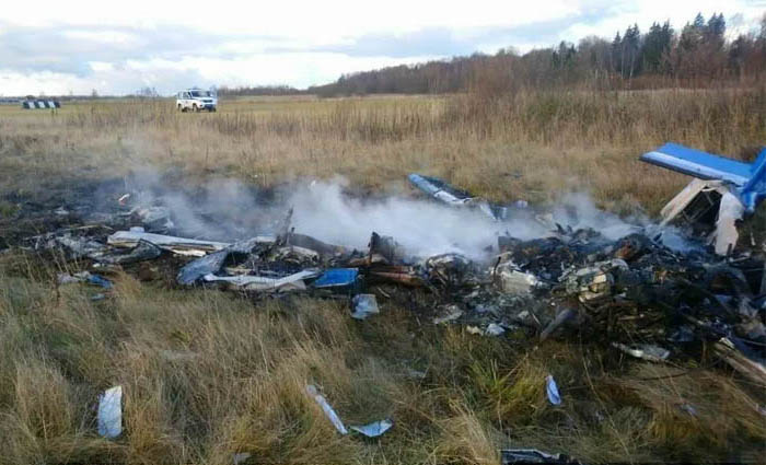 Rusya’da küçük uçak düştü 2 kişi hayatını kaybetti