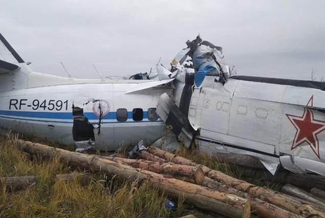 Rusya’da paraşütçüleri taşıyan uçak düştü