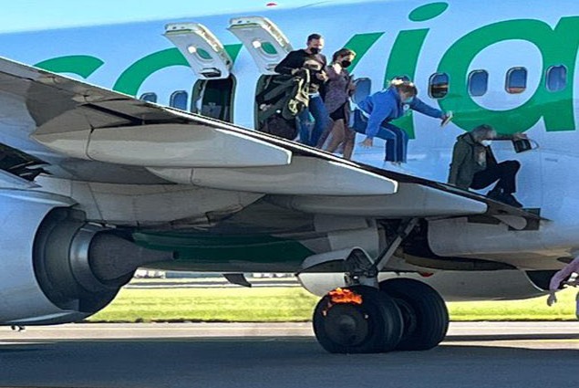 Transavia uçağının Schiphol Havalimanı’nda lastikleri alev aldı