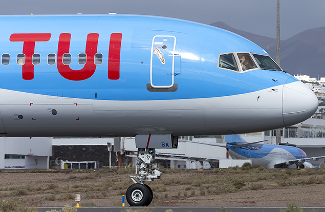 TUI UK, filosundaki B757-200 uçaklarını seferden çekti