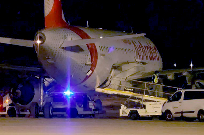 Fas-Türkiye uçağı İspanya’ya acil indi, 20 yolcu kaçtı
