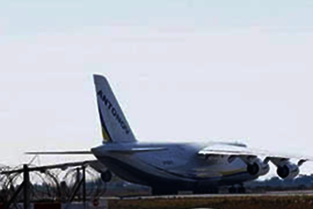 An-124, Güney Kıbrıs’ta pistte kaldı