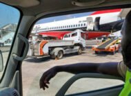 Max Air Havayolu’nun B737’si apron aracına çarptı