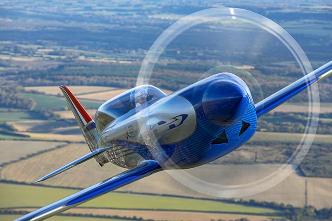 Rolls-Royce’un “Spirit of Innovation” dünyanın en hızlı elektrikli uçağı oldu