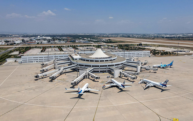 Antalya Havalimanı’ndan uçaklar kalkamıyor