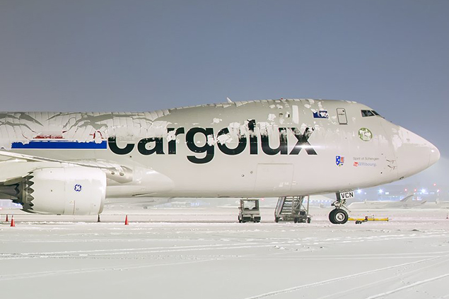 Cargolux’un B747-400F uçağı Novosibirsk’te pistte kaldı
