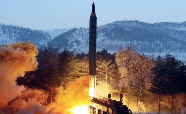 Kuzey Kore, Hwasong-12’yi denedi