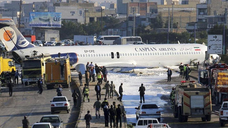 Caspian Airlines’ın uçağı İran’da pistten çıktı