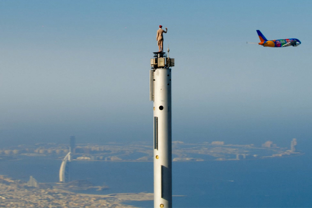 Emirates, Expo 2020 için Burj Khalifa’nın etrafında uçtu