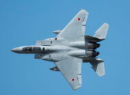 Japonya’da F-15 radardan kayboldu