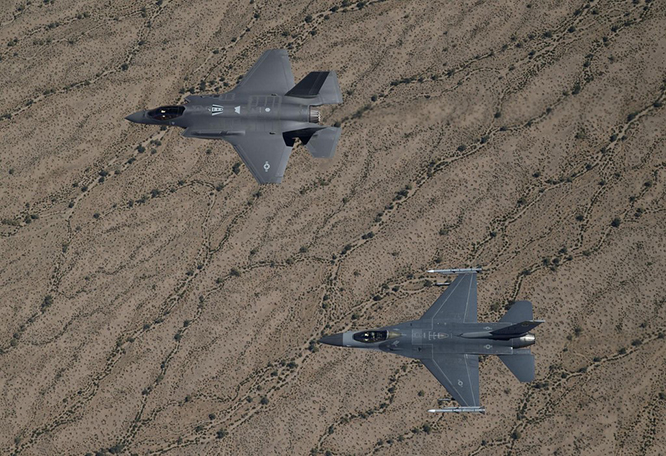 Norveç, F-16 uçaklarını F-35’ler ile değiştiriyor