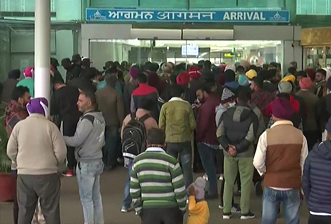 Hindistan’da 10 yolcu karantinadan kaçtı