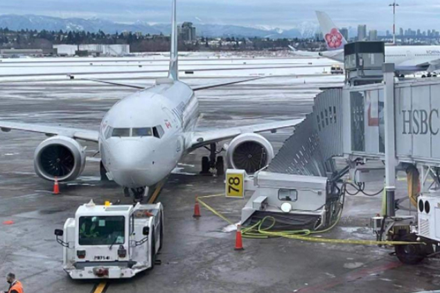 Vancouver Havalimanı’nda yolcu köprüsü çöktü