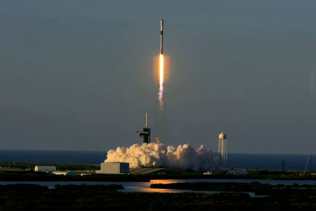 Spacex, 49 Starlink uydusunu başarıyla gönderdi