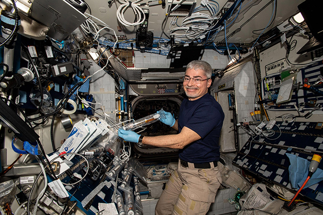 Astronot Mark Vande Hei, uzayda rekor kıracak