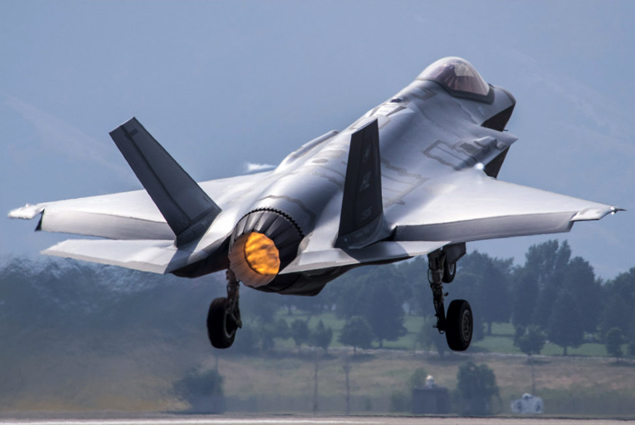 Finlandiya, 9.4 milyar dolarlık F-35 anlaşması imzaladı