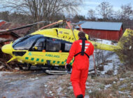 Finlandiya’da ambulans helikopter inişte binaya çarptı
