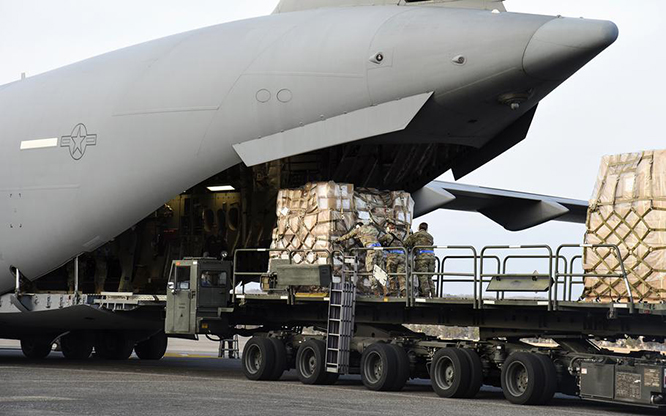 Pentagon, “Ukrayna’ya her gün 8-10 uçak seferi düzenliyoruz”