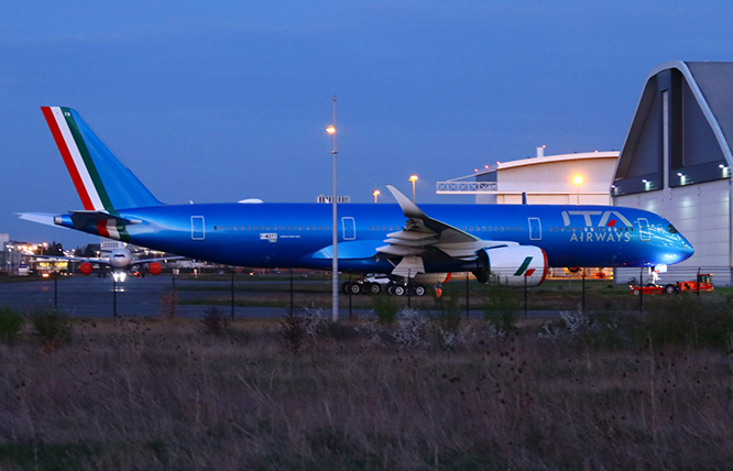 ITA Airways’in ilk A350 uçağı kendi renklerinde