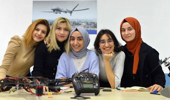 5 kadın mühendis adayının büyük başarısı