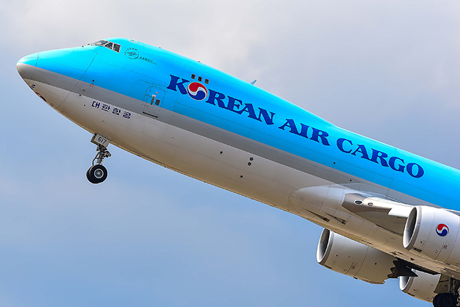 Korean Air, Rusya üzerinden kargo uçuşlarını durdurdu