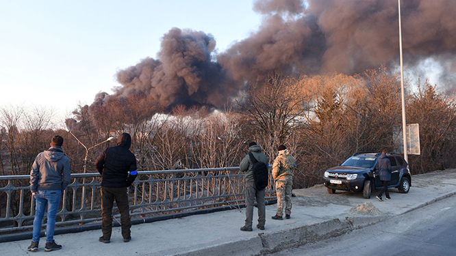 Rusya, Lviv’de uçak merkezini bombaladı