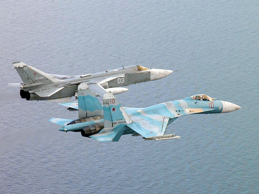 Su-24 ve iki Su-27 İsveç’i alarma geçirdi
