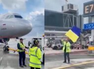 Aeroflot uçağı, Telaviv’de Ukrayna bayrağı ile karşılandı