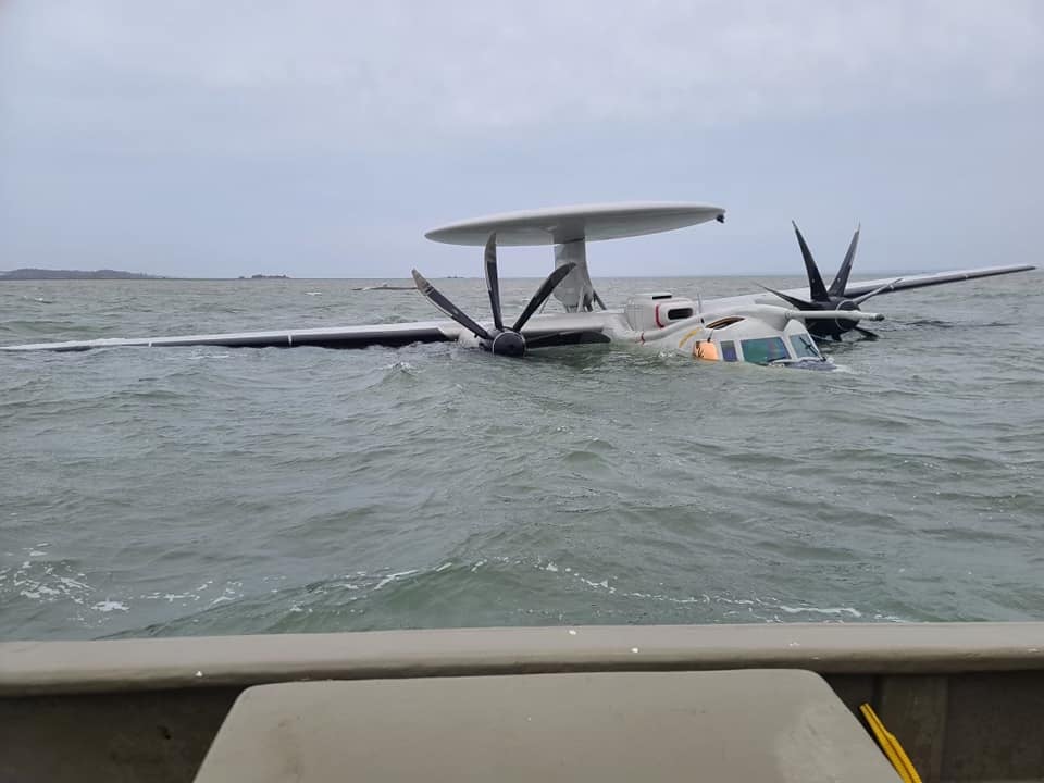 ABD Donanması’nın E-2D Hawkeye uçağı denize düştü